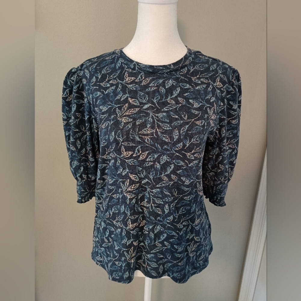 Lucky Brand Blue Leaf Pattern Blouse